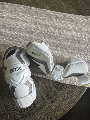 Medium Youth STX Cell VI Lacrosse Arm Pads (Used)