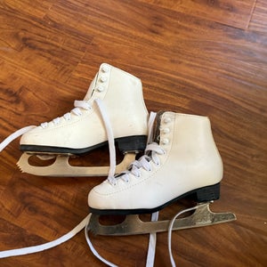 DBX Figure Skates B Junior 13 (Used)