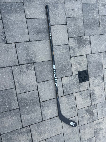 57” Length Bauer Left Hand Hockey Stick P92 47 Flex (New)