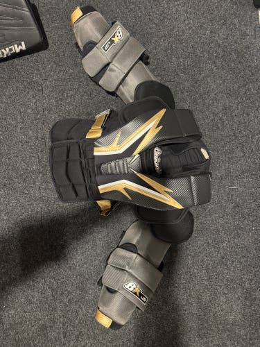 Large 2023 Brian's Bstar Goalie Chest Protector (Used)