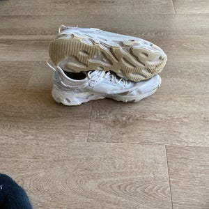 White Men's Size M 11.0 (W 12.0) Adult Nike Shoes (Used)