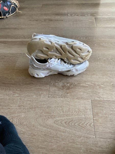 White Men's Size M 11.0 (W 12.0) Adult Nike Shoes (Used)