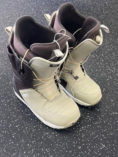 Used Burton MOTO Mens Snowboard Boots Brown Senior 9.5 11849-S000033911