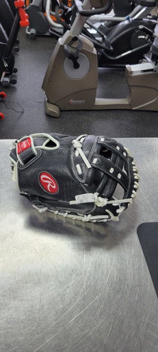 Used Rawlings SHUT OUT BB/SB Catchers RH Throw Black 32 1/2" 11497-S000154029