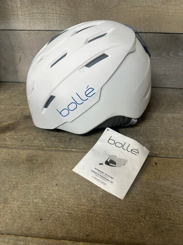 Bolle White Snowboarding Ski Helmet Small (53-55cm) New With Cosmetic Wear