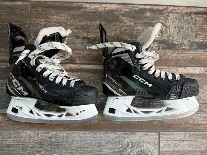 2022 CCM Tacks AS580 Hockey Skates Regular Width Size 3.5 (Used)