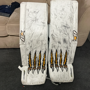 Jaroslav Halak’s GNETiK IV Pro Custom Leg Pads – Game-Used NHL Gear (READ DESCRIPTION)