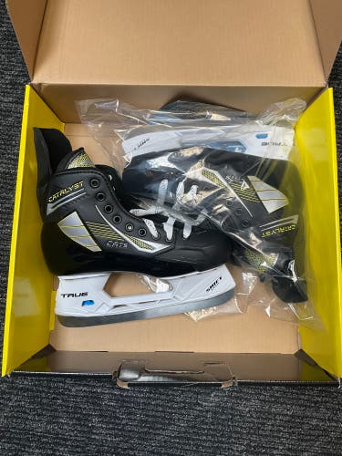 True Catalyst 5 Hockey Skates Size 7 (New)