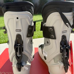 Atomic 26 & 26.5 Women's Atomic Backland Carbon Alpine Touring Ski Boots Medium Flex (New)