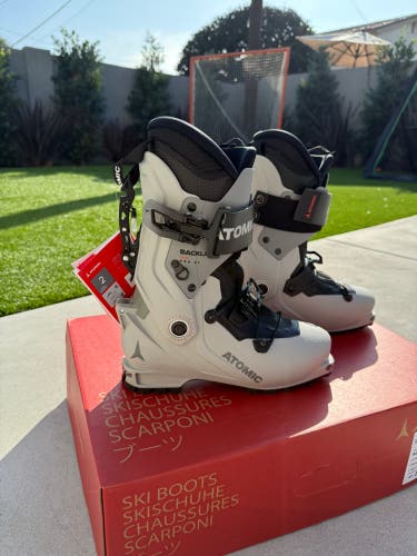 Atomic 26 & 26.5 Women's Atomic Backland Carbon Alpine Touring Ski Boots Medium Flex (New)