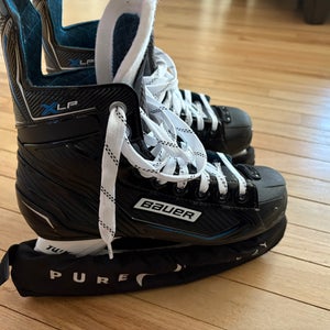 Bauer XLP Hockey Skates Regular Width Size 5 (New)