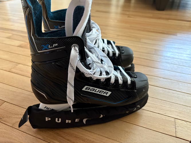 Bauer XLP Hockey Skates Regular Width Size 5 (New)
