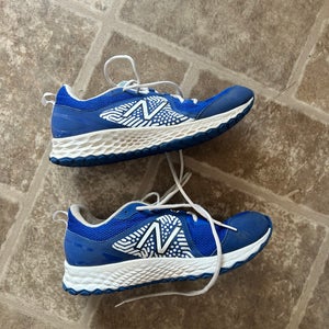 Blue Men's Size M 10.0 (W 11.0) Adult New Balance Low Top Turf Cleats (Used)