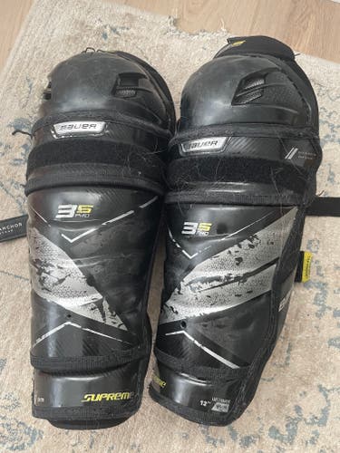 Junior Bauer Supreme 3S Pro 12" Shin Pads (Used)