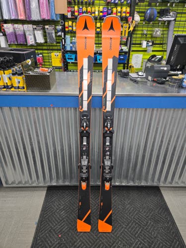 Unisex 2024 Atomic 166 cm All Mountain Redster Q9.8 Skis With Bindings Max Din 12 (Used)