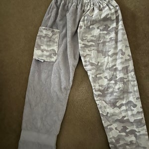 Gray Large Kids Unisex Pants (Used)