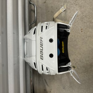 Large Bauer Re-Akt 150 Helmet (Used)