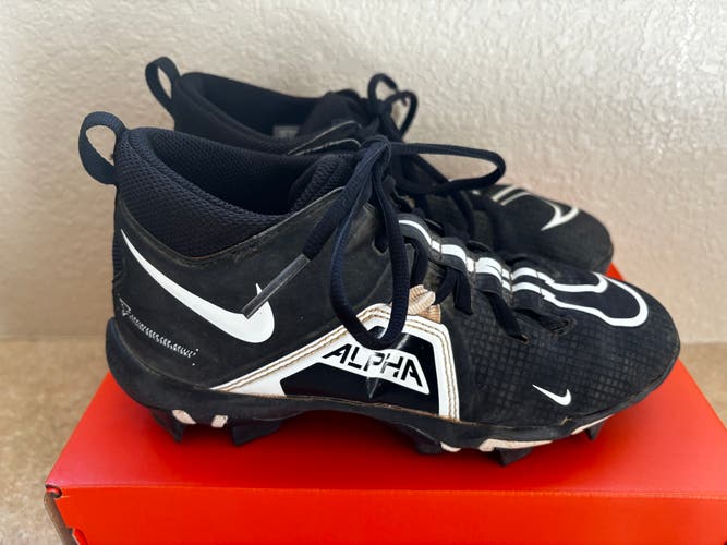 Black Kids 4Y (Big Kids / Youth) Youth Nike Alpha Molded Cleats Cleats (Used)