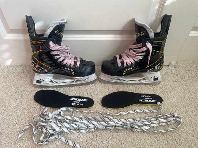 CCM Super Tacks AS3 Pro Hockey Skates Regular Width Size 4 (Used)