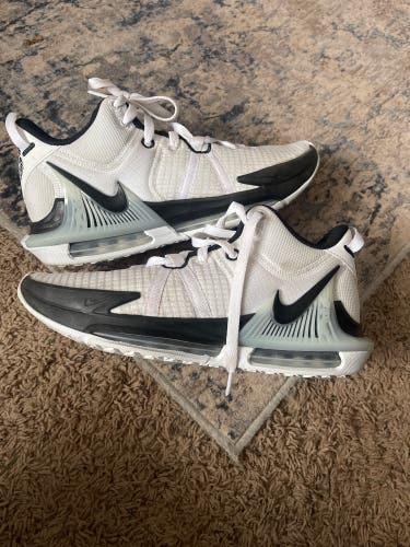 Men's Size M 8 (w 9) Nike lebron witness 7 Shoes (Used)