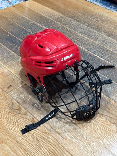 Medium Bauer Re-Akt Helmet (Used)