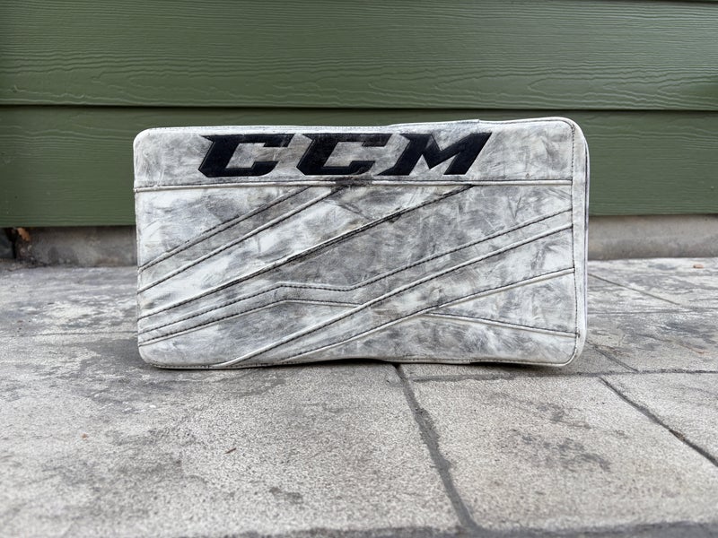 CCM Extreme Flex III E3.9 Regular Blocker (Used)