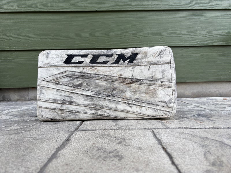 CCM Extreme Flex II 860 Regular Blocker (Used)