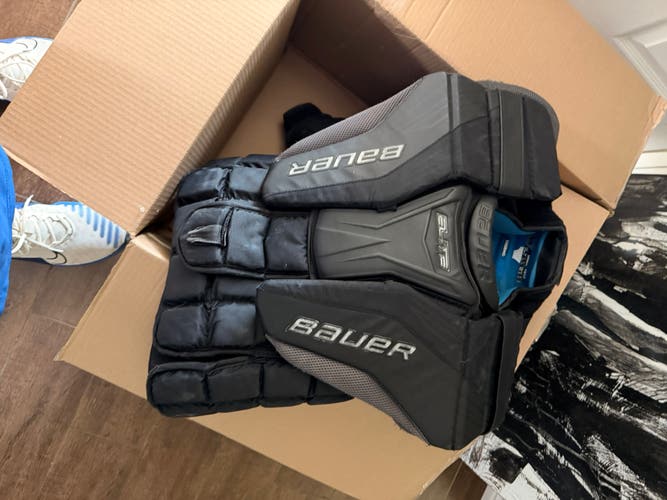Small Bauer Elite Goalie Chest Protector (Used)