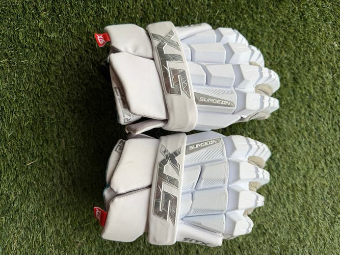 STX Surgeon RZR2 Lacrosse Gloves Medium (Used)