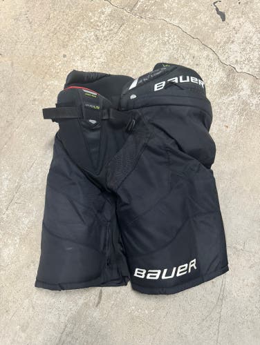 Men's Senior Medium Bauer Vapor Hyperlite Hockey Pants (Used)