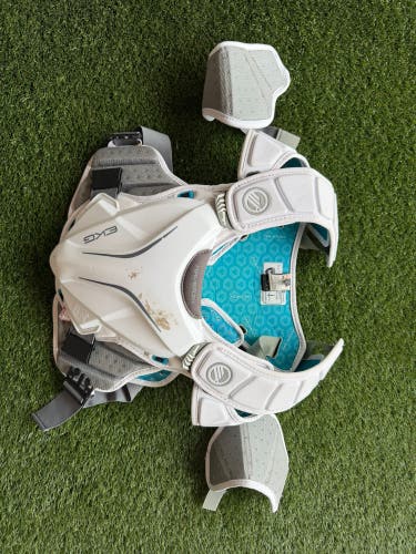 Medium Youth Maverik Shift Shoulder Pads (Used)