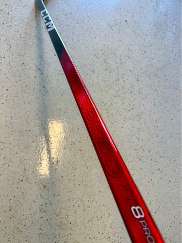 Senior CCM JetSpeed FT8 Pro, Right, P29, Flex 70, Red (New)