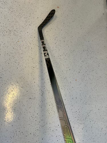 CCM JetSpeed FT8 Pro Intermediate, Right, P28, Flex 65, (New)