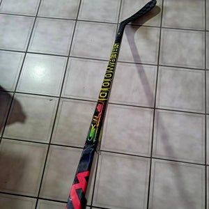 Senior Sher-Wood Rekker Legend Pro Right Handed Hockey Stick P28 75 Flex