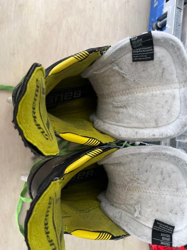 2022 Bauer Supreme M4 Hockey Skates Regular Width Size 6.5 (Used)