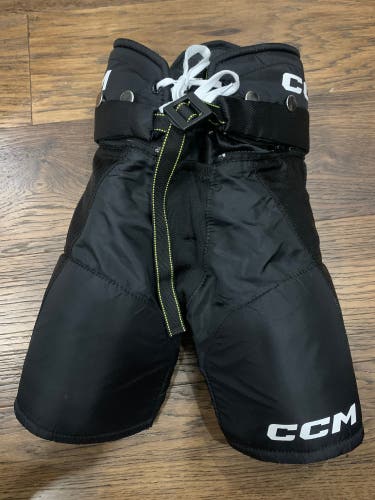 USED LIKE NEW   Youth Large CCM Tacks XF Pro Hockey Pants (Used)