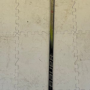 Senior Bauer Vapor Hyperlite 2 Right Handed Hockey Stick P28 65 Flex (Used)