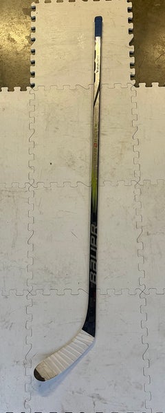 Senior Bauer Vapor Hyperlite 2 Right Handed Hockey Stick P28 65 Flex (Used)