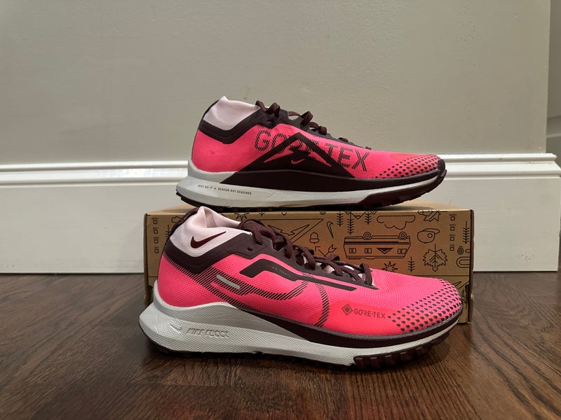Pink Women's Size M 9.0 (W 10.0) Adult Nike Shoes (New)