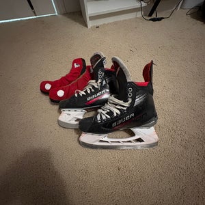 2023 Bauer Vapor X4 Hockey Skates Regular Width 6 (Used)
