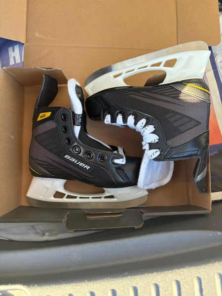 2015 Bauer Supreme 140 Hockey Skates Size 1 (Used)