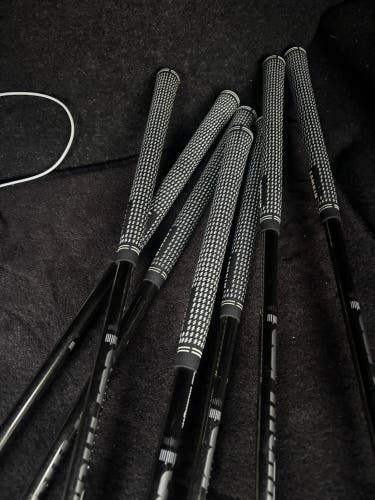 Men's Titleist AP2 5 Iron Right Handed Stiff Flex Graphite Shaft (Used)