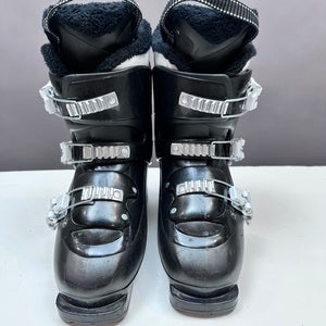 Mondo 23 & 23.5 Unisex Salomon All Mountain Ski Boots Soft Flex (Used)