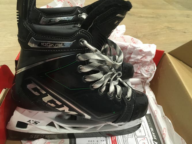 CCM Ribcor 100k Pro Hockey Skates Size 5 (Used)