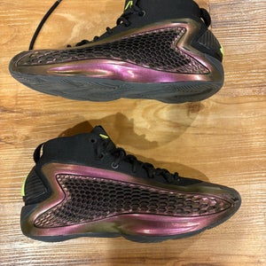 Kid's 5Y (Big Kids / Youth) Adidas Shoes (Used)