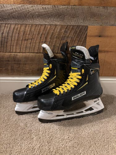 Bauer Supreme 2S Pro Hockey Skates Regular Width 8 (Used)
