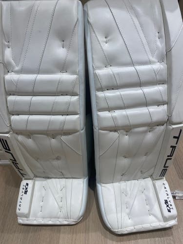 33" True Catalyst 9X3 Goalie Leg Pads Pro Stock (New)