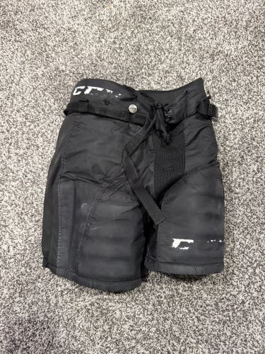 Youth Small CCM Hockey Pants (Used)