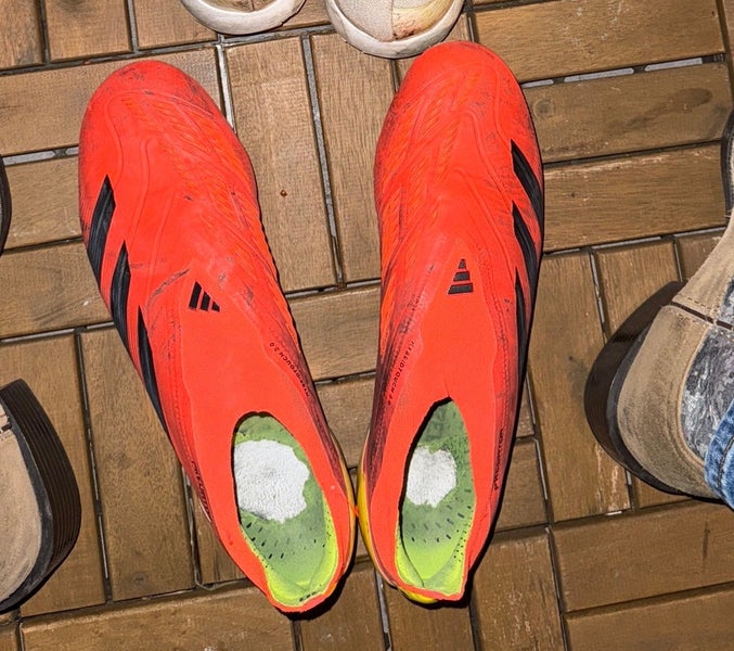 Adidas predator red worn out soccer boots size MENS US10 + 2 pairs soccer socks used