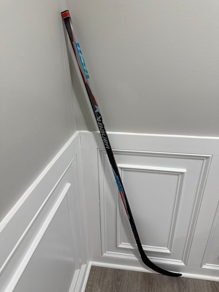 Senior Bauer Vapor FlyLite Right Handed Hockey Stick P92 70 Flex (New) USA flag red white and blue